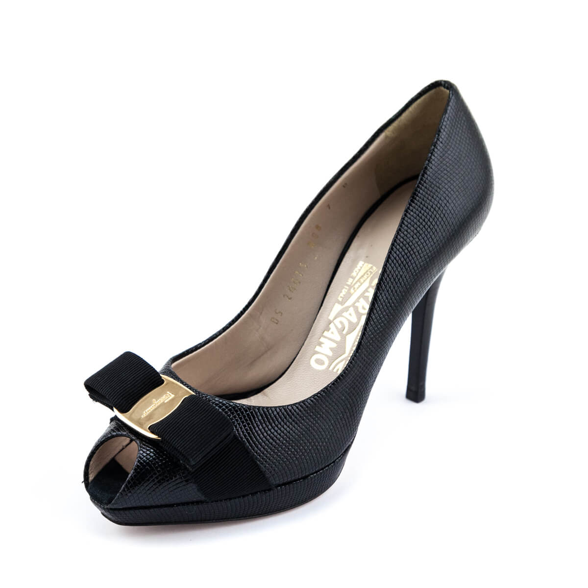 Ferragamo Black Vara Bow Platform Pumps Size US 7 | EU 37 - Love that Bag etc - Preowned Authentic Designer Handbags & Preloved Fashions