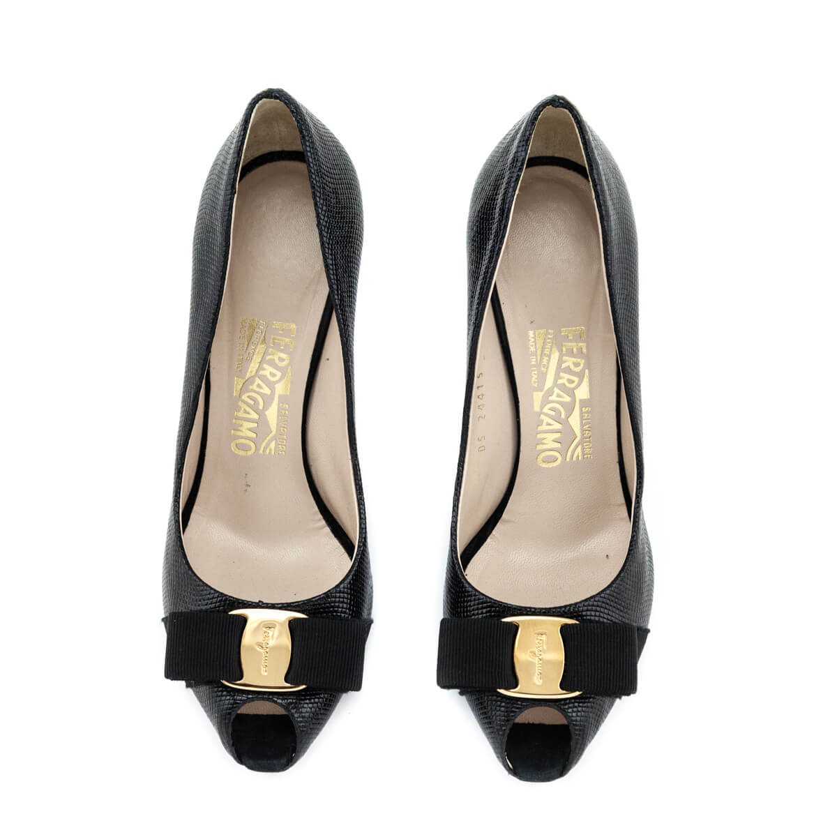 Ferragamo Black Vara Bow Platform Pumps Size US 7 | EU 37 - Love that Bag etc - Preowned Authentic Designer Handbags & Preloved Fashions